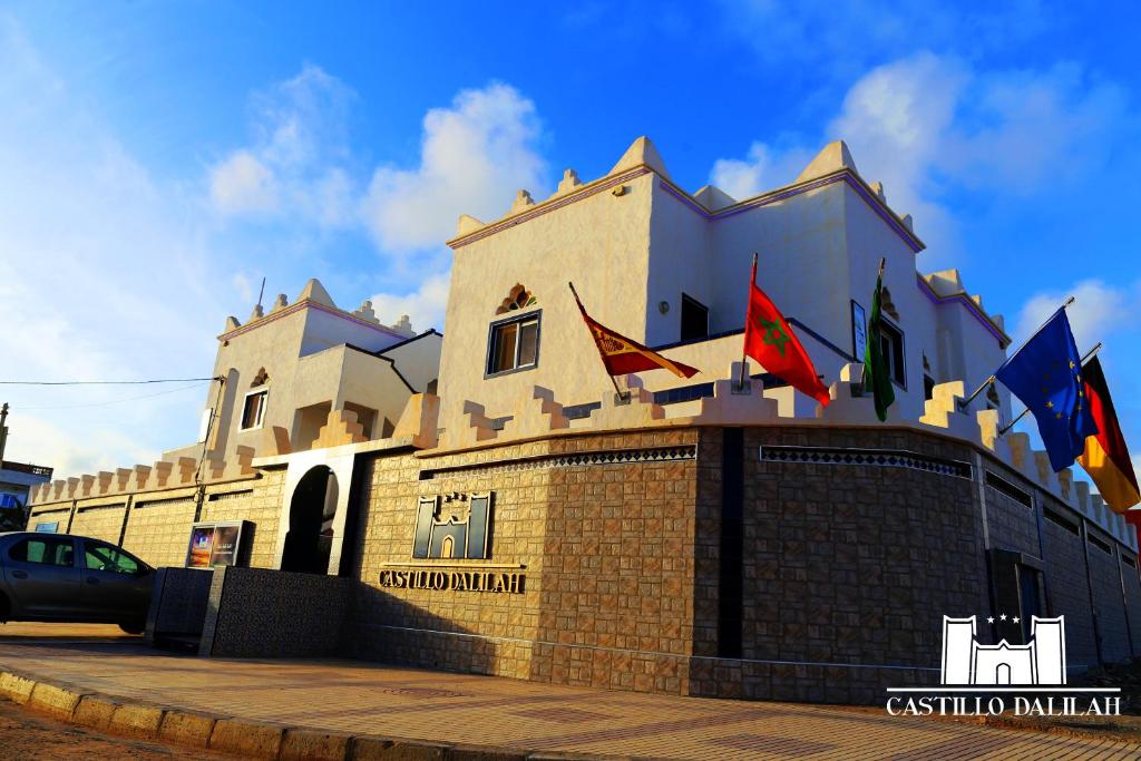 Castillo Dalilah (Surf-Friendly Aparthotel)